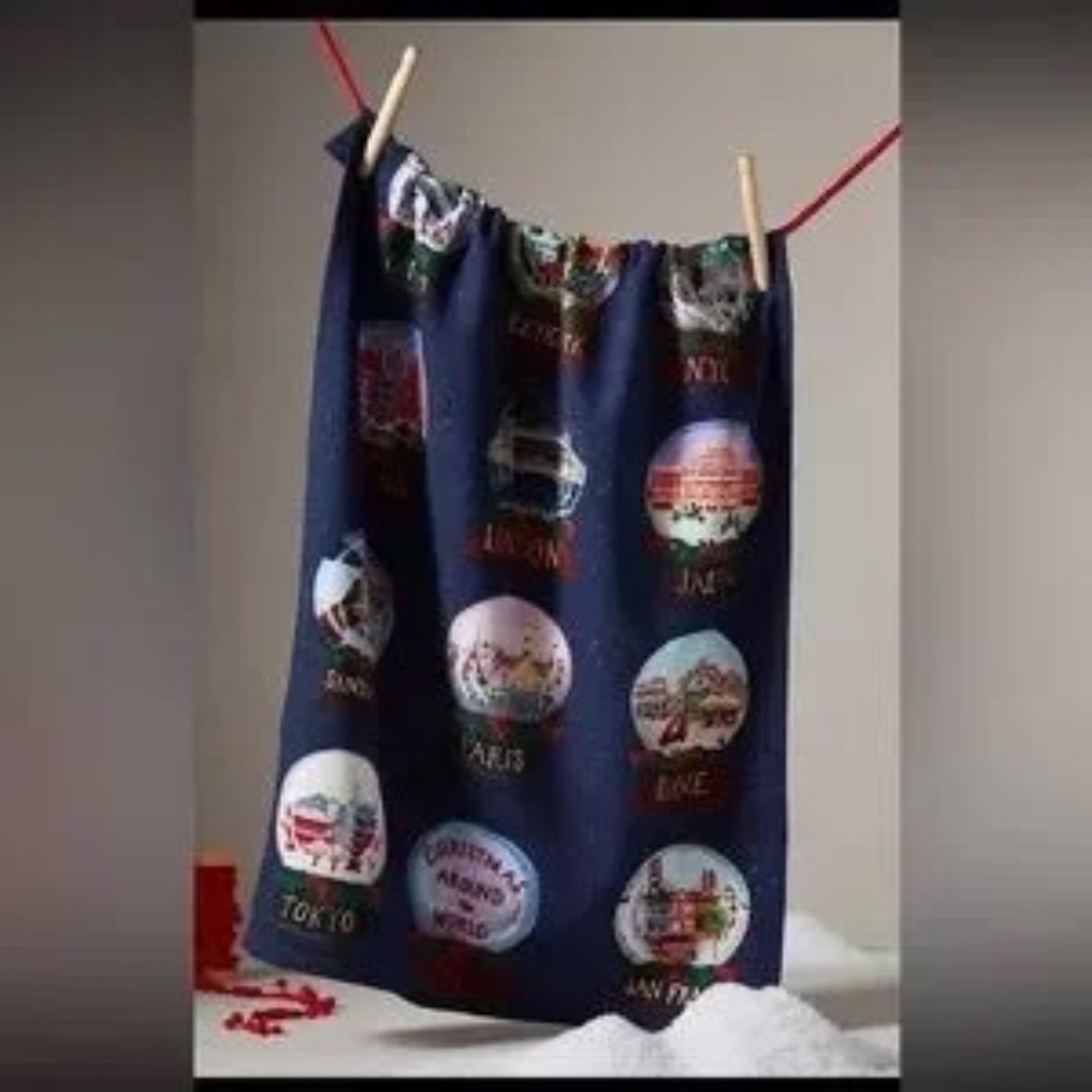 ANTHROPOLOGIE Christmas Around The World Snow Globe Dish Towel 2023